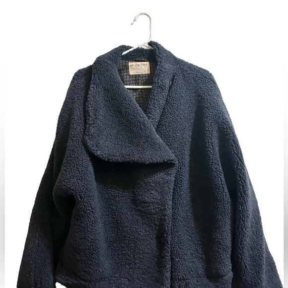 Free People Izzy Wrap Teddy Jacket Size Large - Picture 2 of 4